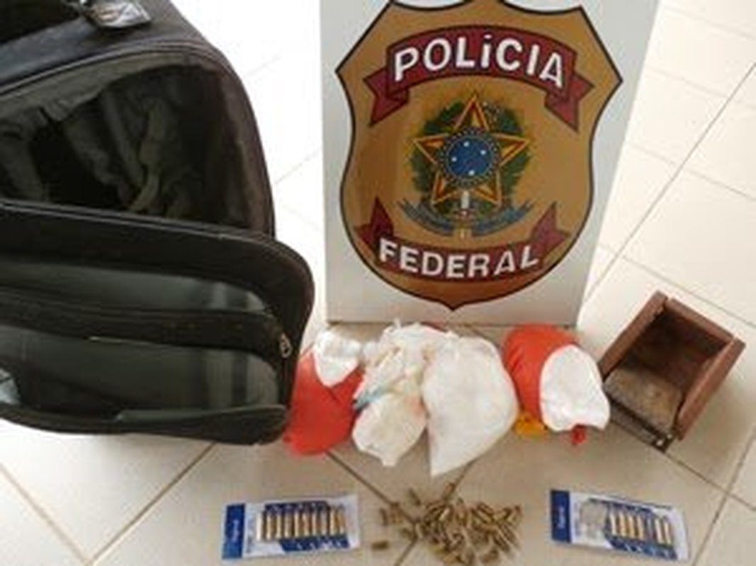Polícia Federal encontra quatro quilos de cocaína enterrados na areia de Guriri