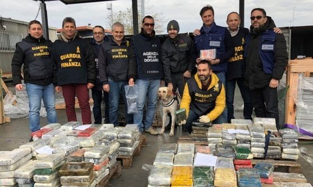 Polícia Federal desmantela mais uma gangue que usava portos capixabas para levar drogas para a Europa