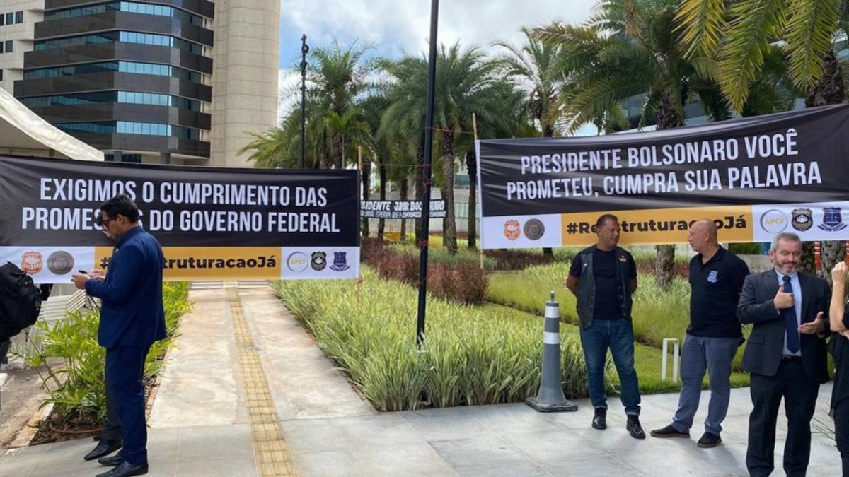 Delegados federais anunciam ‘paralisações parciais e progressivas’ em represália à falta de 'palavra' de Bolsonaro