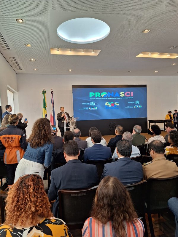Ministro afirma que Estado Presente é exitoso, referência nacional e que inspirou programas do Governo Federal