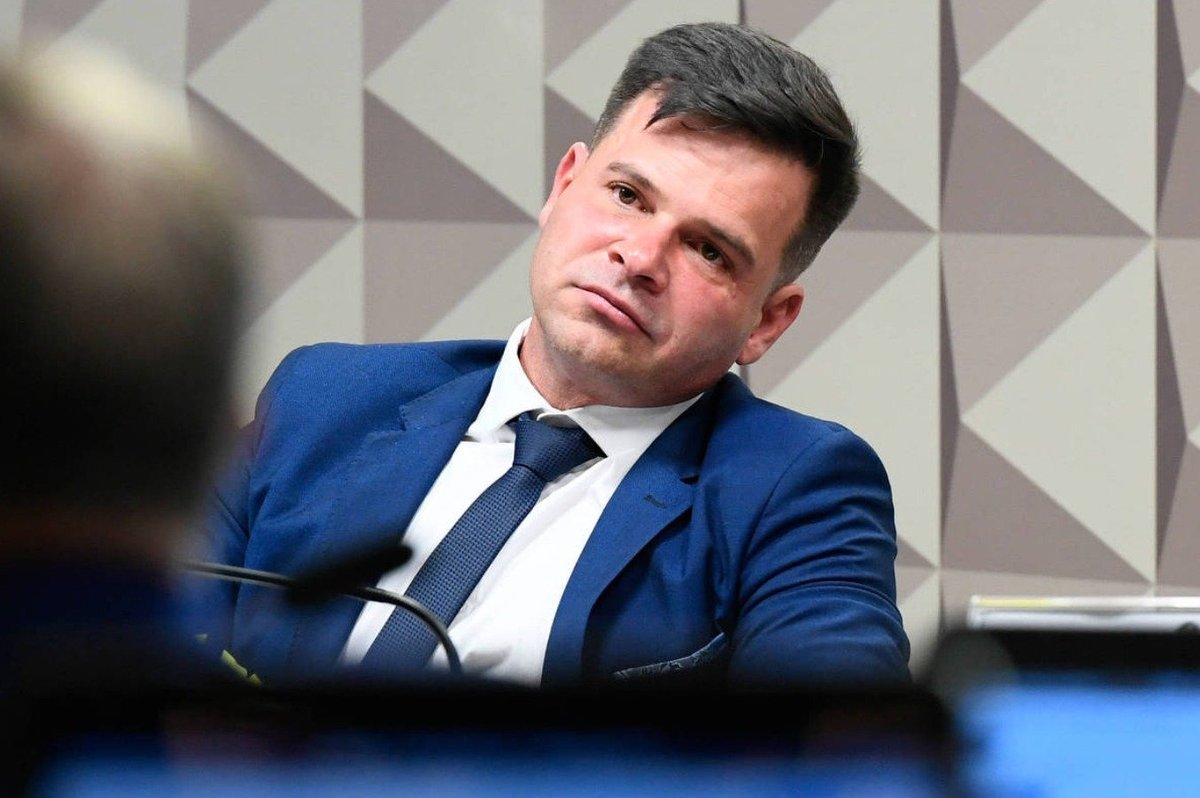 Ex-chefe da PRF rompe tornozeleira eletrônica e é preso no Paraguai em tentativa de fuga