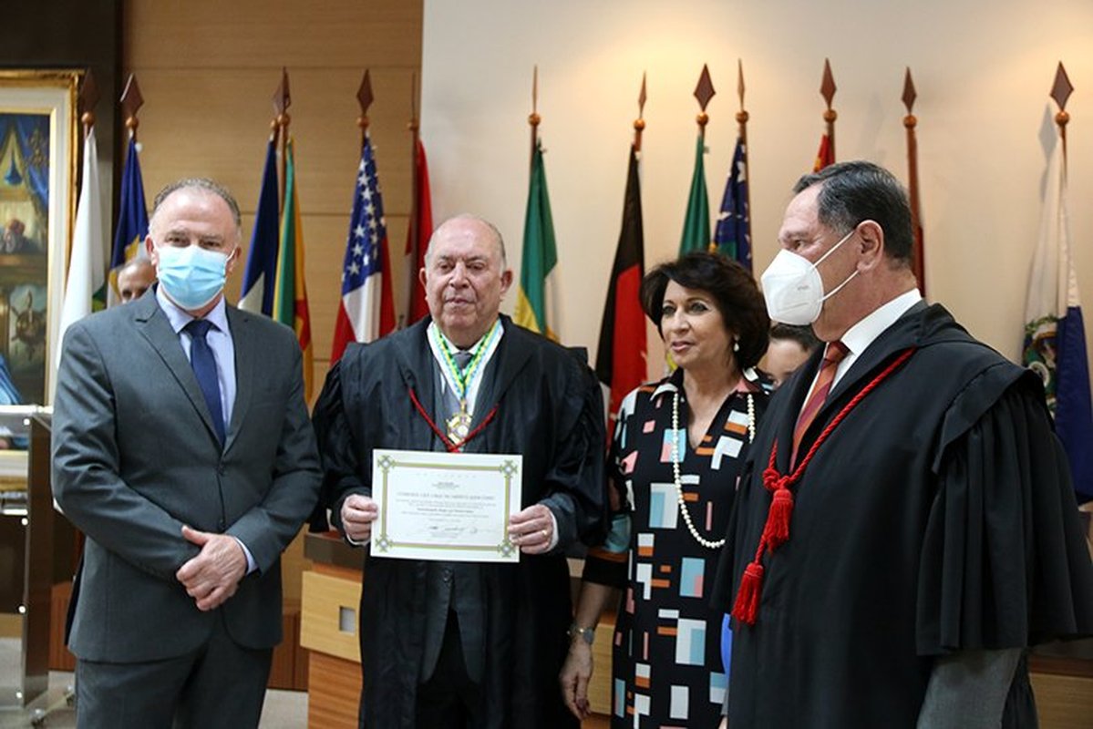 GOVERNADOR DESTACA O EQUILÍBRIO, RESPONSABILIDADE E O BOM SENSO DE SÉRGIO GAMA: A justa homenagem a um guerreiro da Justiça