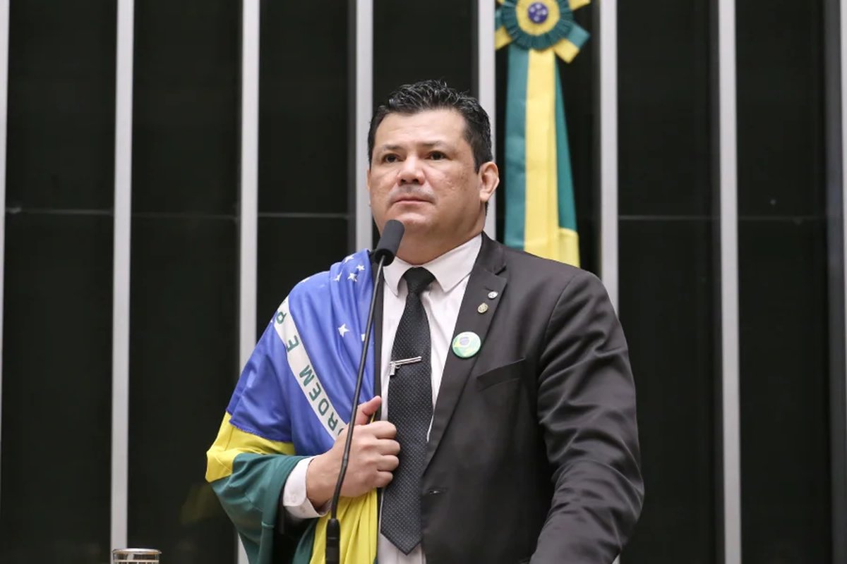 Governo Lula descumpre decisão do STF e paga emendas de R$ 490 mil a ONGs ligadas a parentes de assessores de Gilvan da Federal