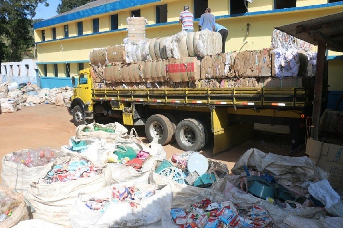 Guaçuí bate recorde e é referência na reciclagem de resíduos no Espírito Santo