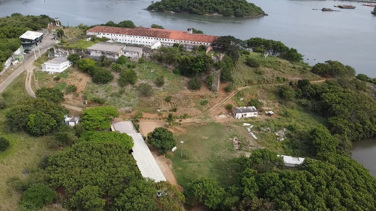 Estado estuda transformar IRS em ginásio poliesportivo e construir 10 estádios de futebol para comportar até 5 mil torcedores
