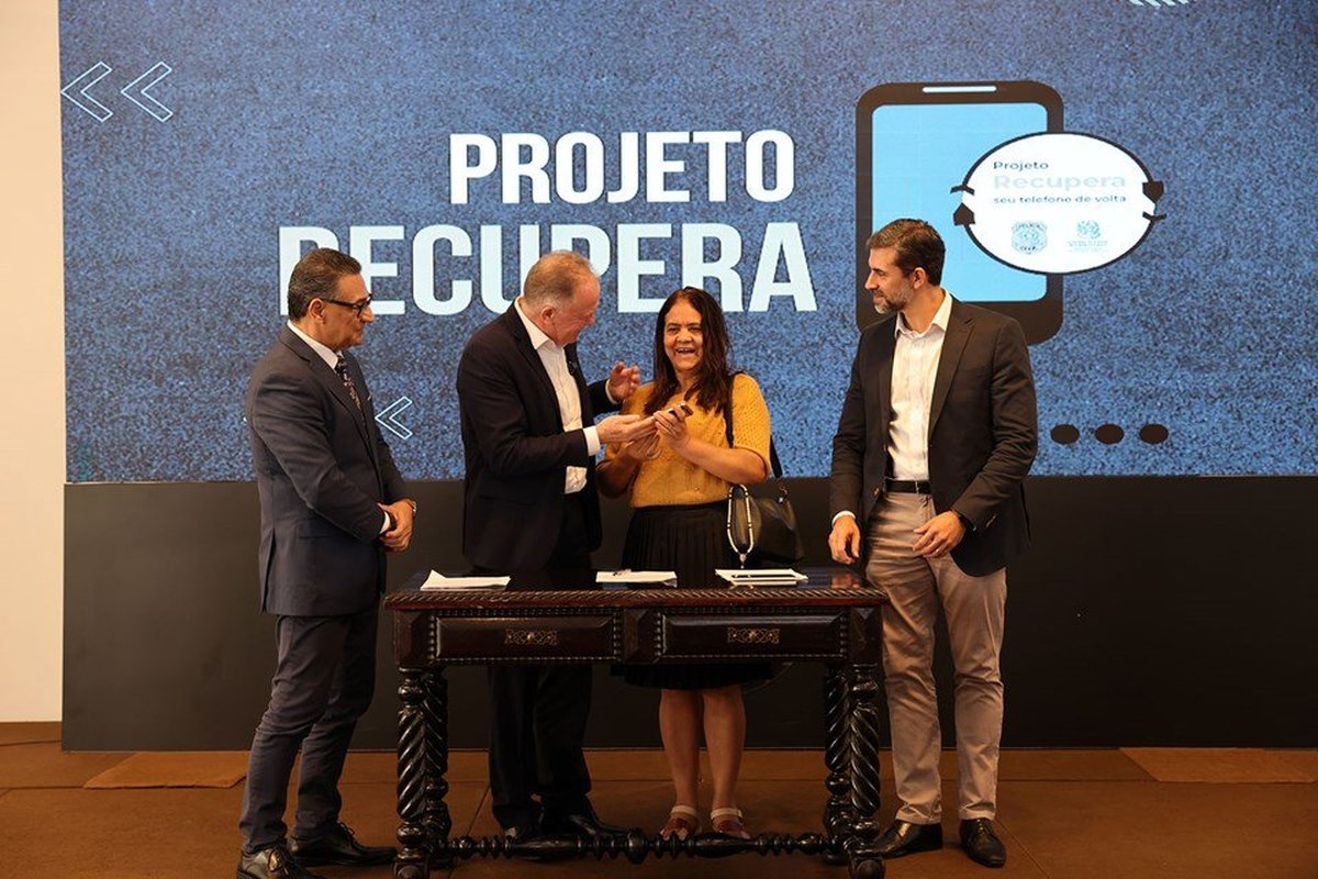 Emoção marca início da devolução de celulares recuperados pelo ‘Projeto Recupera’ do Governo do Espírito Santo