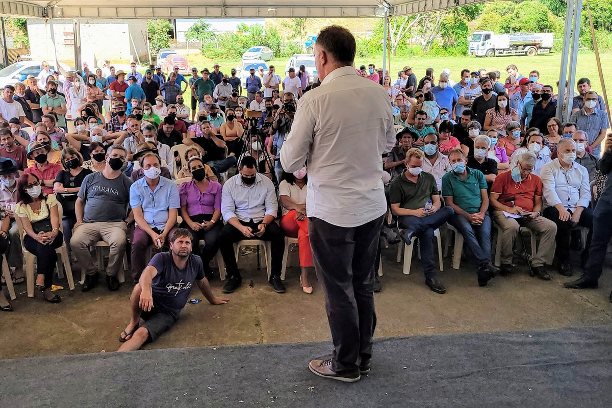 GOVERNADOR ANUNCIA MAIS INVESTIMENTOS PARA COLATINA E ITARANA: Prefeitos de 16 cidades, lideranças religiosas, empresariais e políticas ovacionam Renato Casagrande