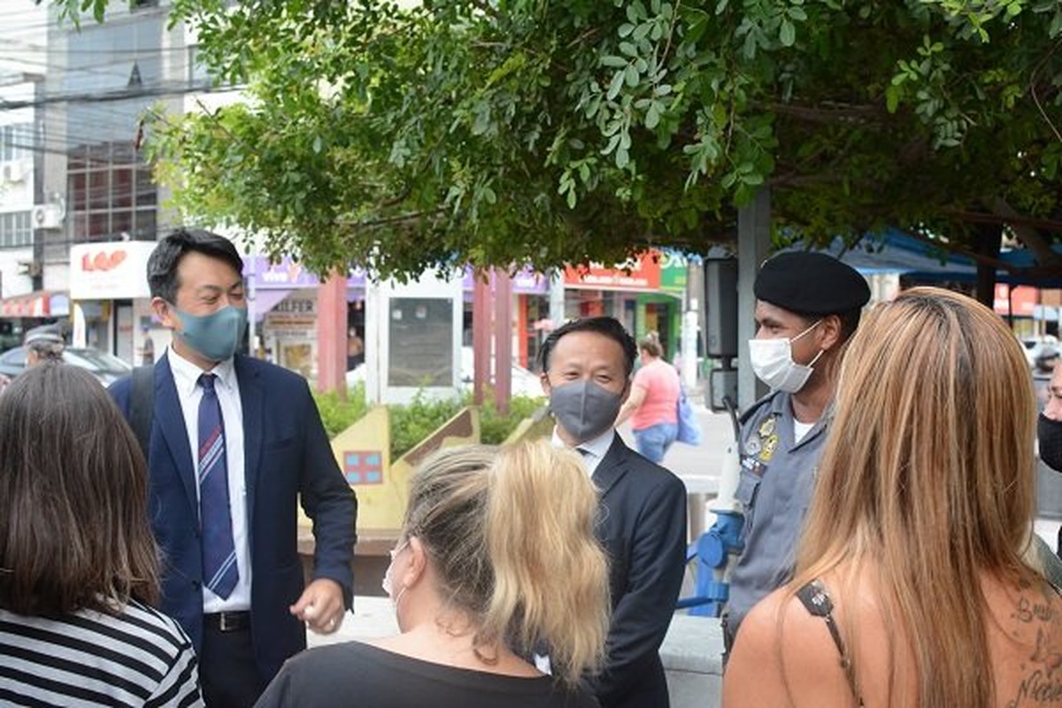 Cônsul japonês visita a PM, conversa com moradores e empresários e elogia o trabalho da Polícia Comunitária no Espírito Santo