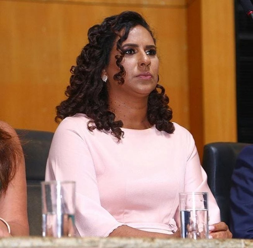 JUSTIÇA MANDA VEREADOR APAGAR POSTAGEM EM QUE ACUSA A VICE-GOVERNADORA DO ESPÍRITO SANTO: “A palavra de ordem é resistência, sempre buscando justiça!”, reage Jacqueline Moraes