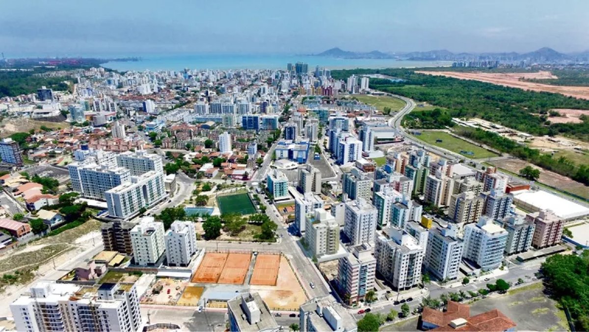 Ex-jogador de futebol de areia e sargento da PM disputam neste domingo a liderança comunitária do maior bairro de Vitória