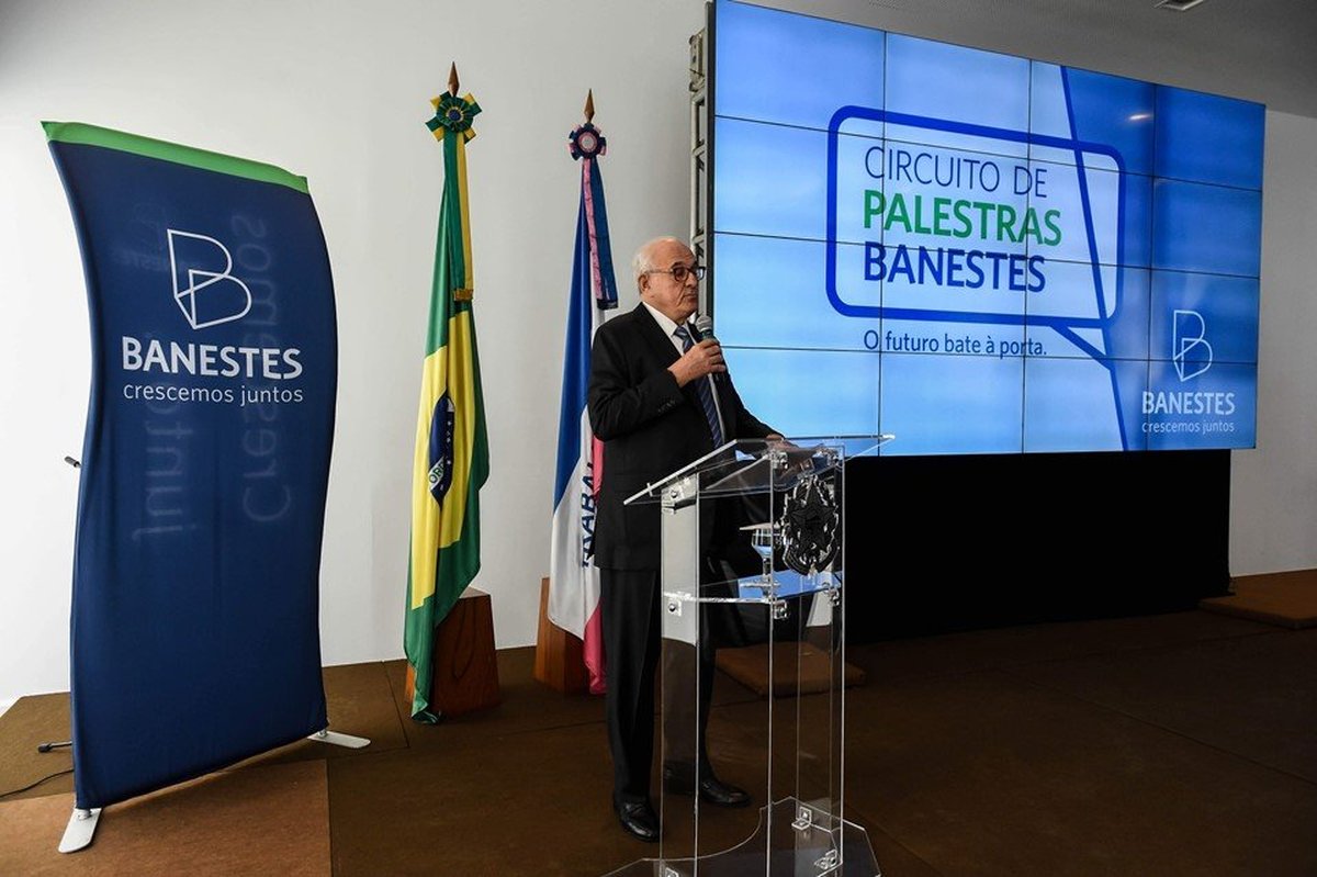 Ex-presidente do STF diz que insegurança jurídica e “verborragia” de Bolsonaro atrapalham crescimento econômico