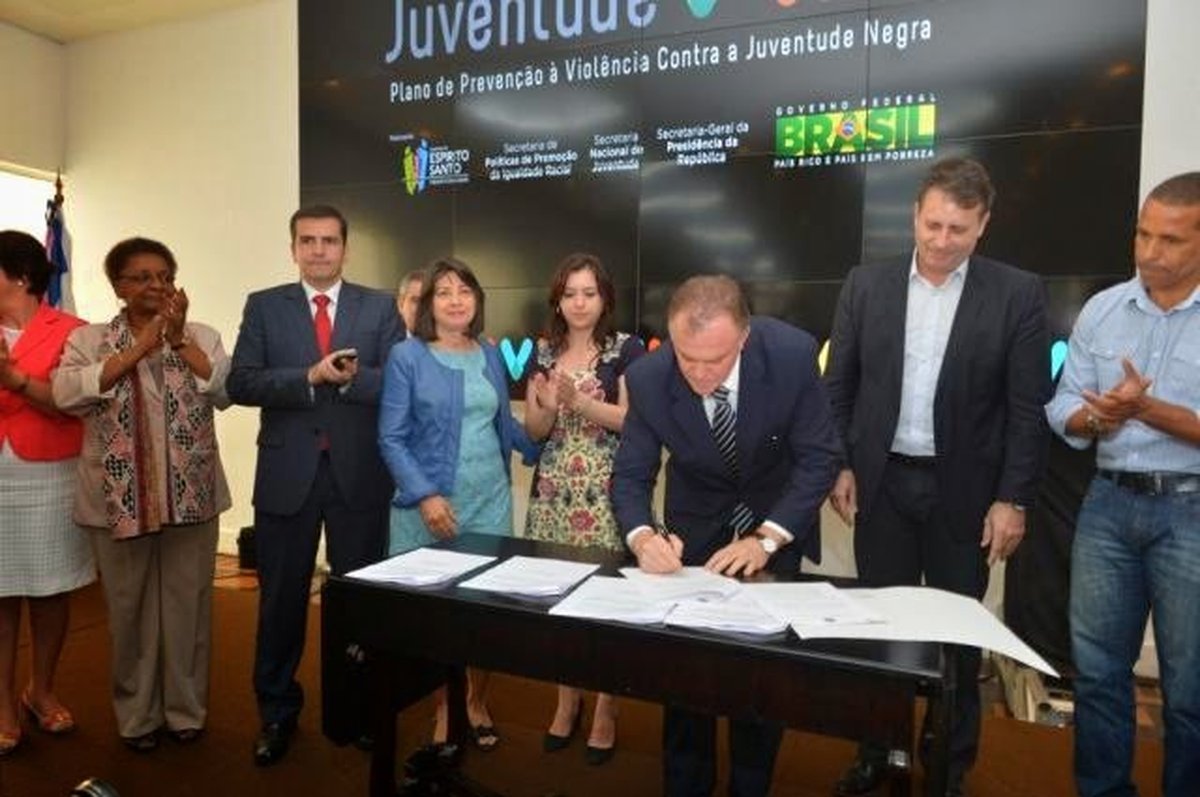 Renato Casagrande lança plano de combate a violência contra juventude negra no Espírito Santo