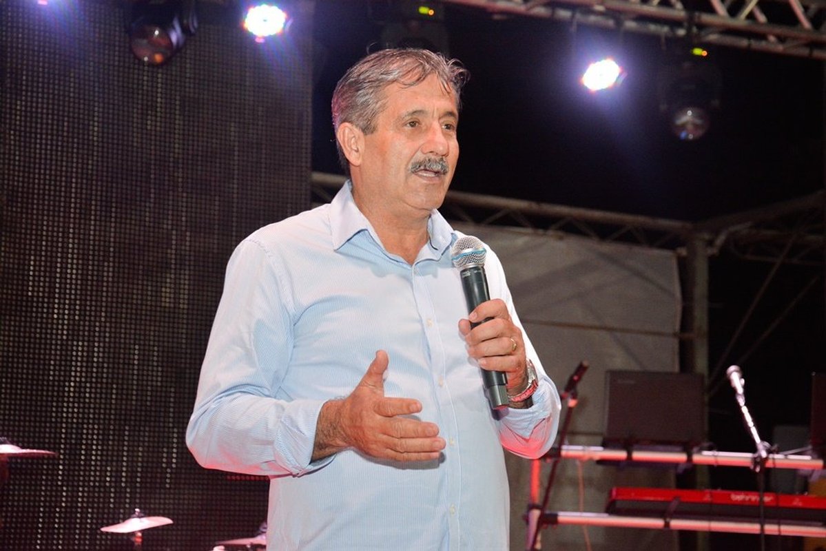 Dorlei muda a cara de Presidente Kennedy, mas ainda mantém em seu staff aliada de prefeita afastada