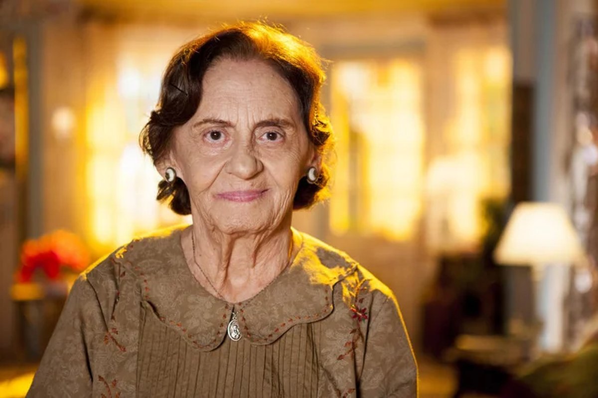 Morre Dona Laura Cardoso, a gigante da dramaturgia brasileira, aos 98 anos 