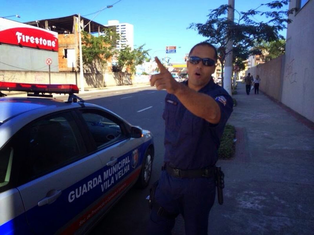 Ledir Porto é vítima da própria Guarda Municipal de Vila Velha que ele criou: agentes destroem propaganda legal do candidato
