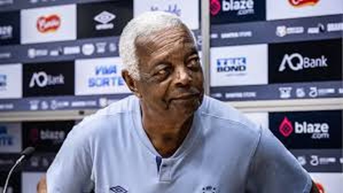 Lima, bicampeão mundial pelo Santos, morre aos 83 anos