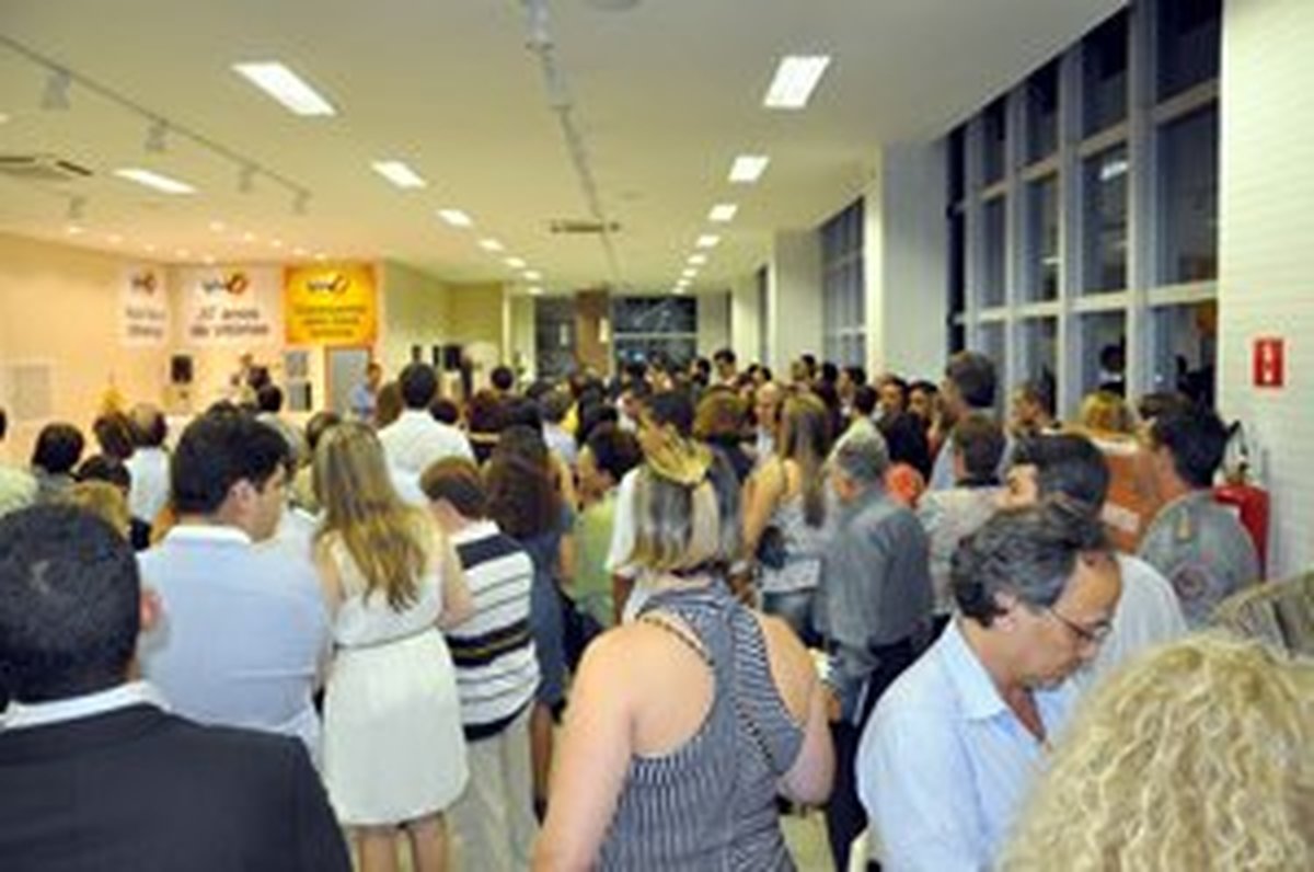 Mais de 500 pessoas prestigiam lançamento do livro dos coronéis Júlio Cezar e Costa