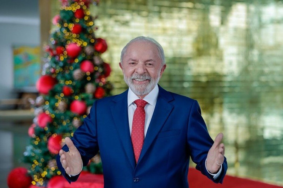 Lula faz balanço de ações e desafios: "Povo brasileiro é vencedor"