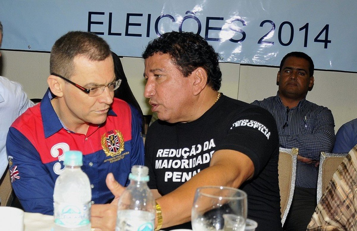 Fabiano Contarato, eleito senador por ter perfil conservador e de direita, se transforma em ‘esquerdista’, antibolsonarista e agora quer sair da Rede por causa da ‘vaidade’ de Randolfe Rodrigues