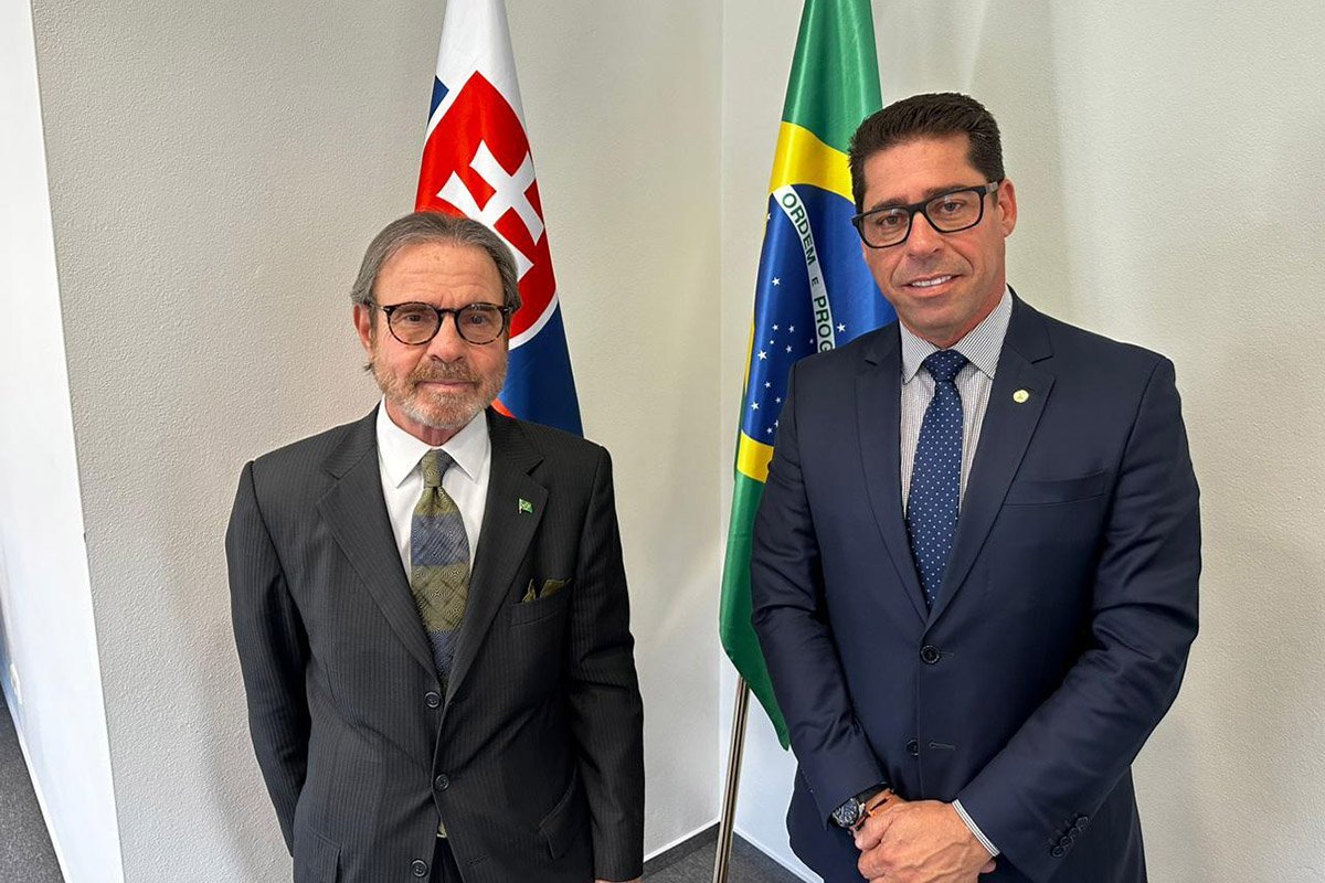 Na Eslováquia, presidente da Assembleia Legislativa destaca potenciais do Espírito Santo