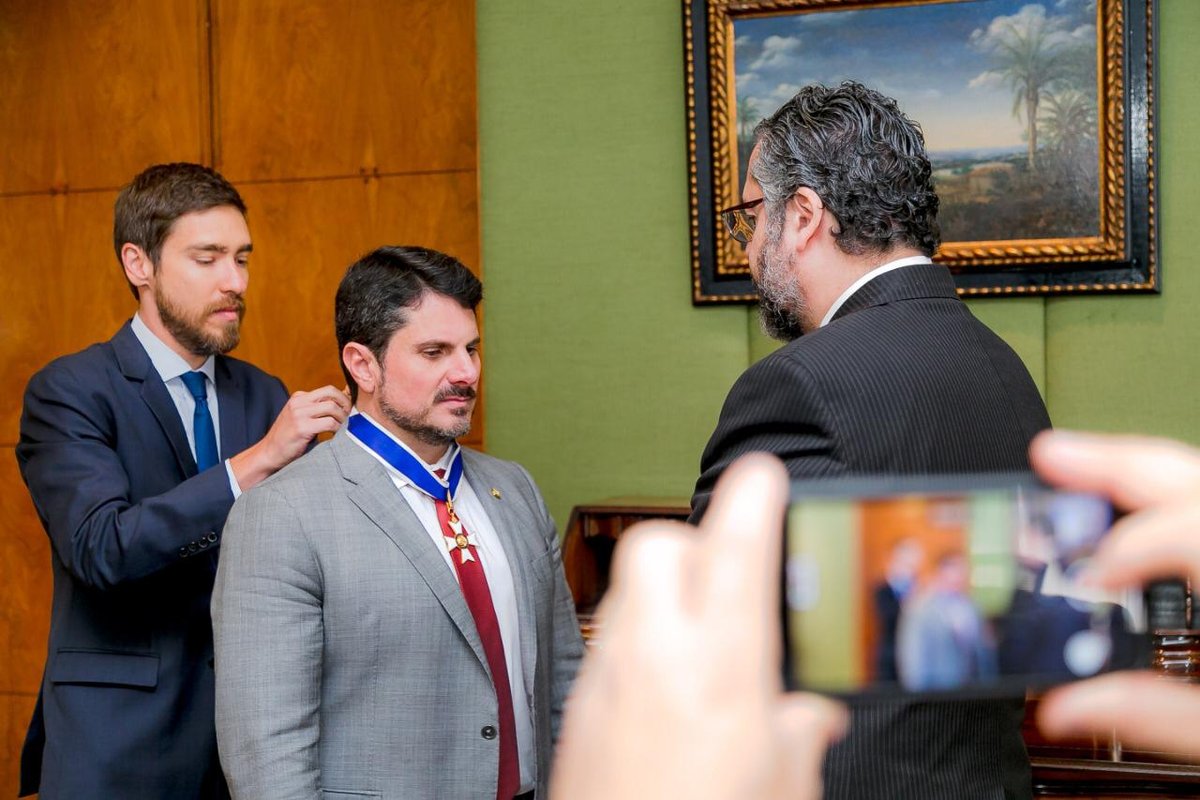 Senador Marcos Do Val é condecorado com a Ordem de Rio Branco pela Presidência da República