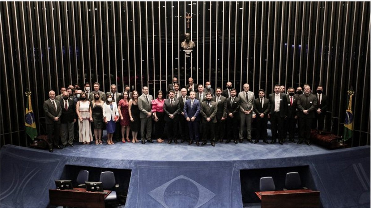 Marcos do Val preside sessão especial de homenagem aos delegados de Polícia de todo o País