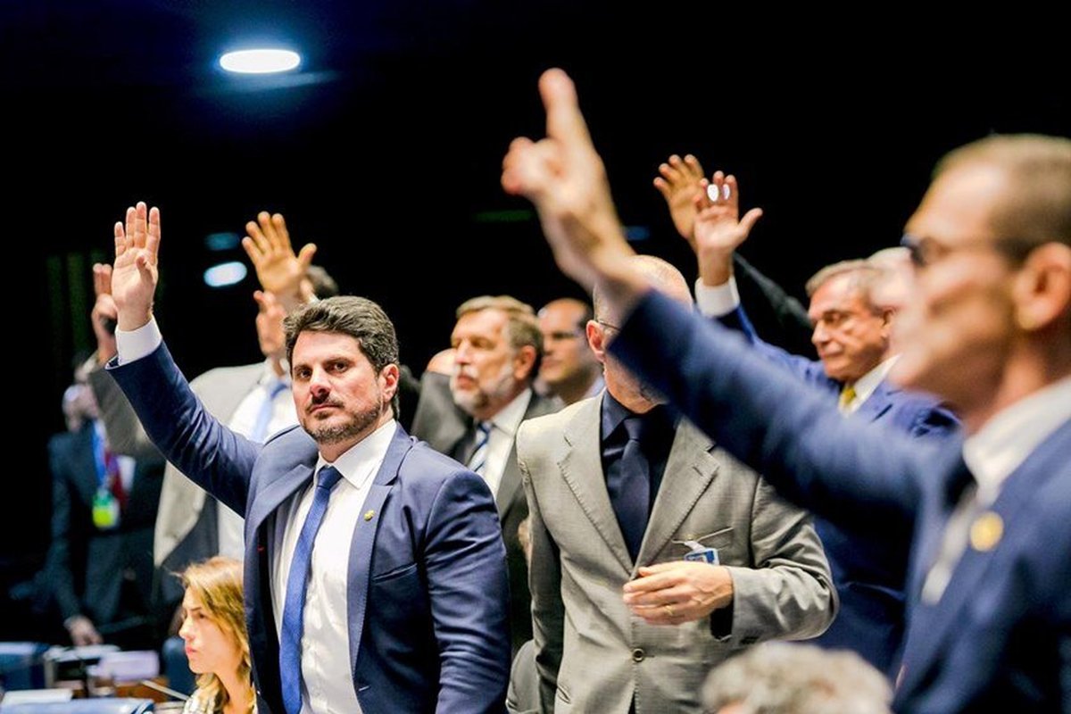 Marcos Do Val e Felipe Rigoni são os parlamentares mais bem avaliados do Espírito Santo em Brasília