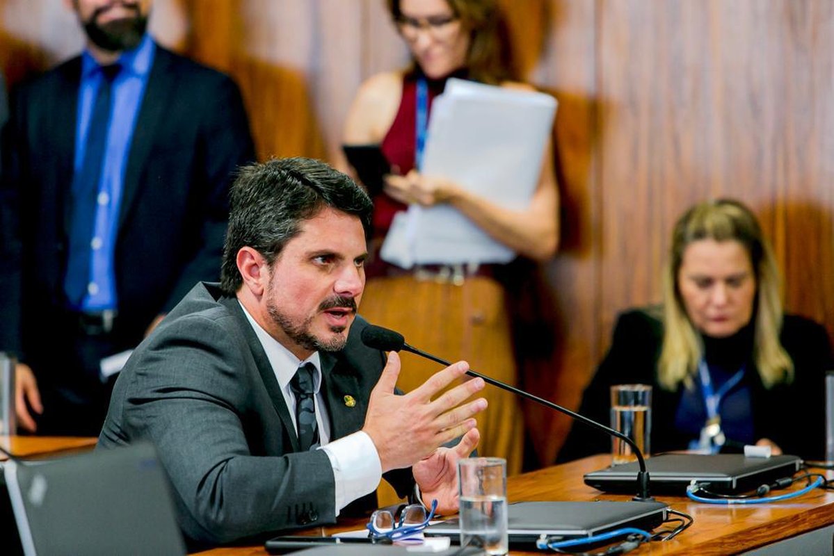 Marcos do Val toma posse no Conselho de Ética do Senado e participa de ato em favor da CPI da Toga