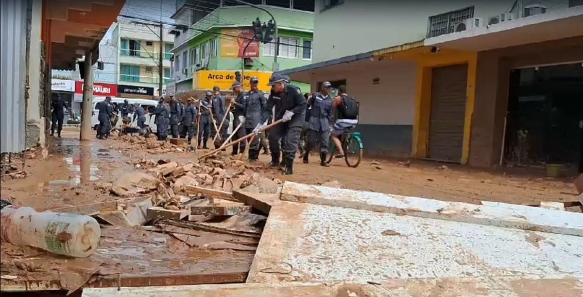 Governador envia 240 alunos soldados para ajudar na limpeza de Mimoso do Sul
