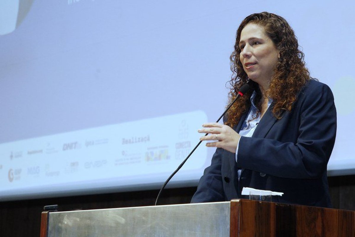 Ministra vem a Vitória firmar parceria para transformação digital das 78 prefeituras capixabas