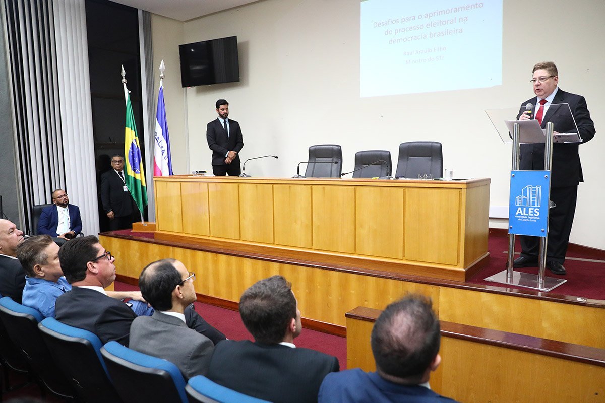 Em palestra no Espírito Santo, ministro do STJ fala sobre os desafios para o aprimoramento do processo eleitoral na democracia brasileira
