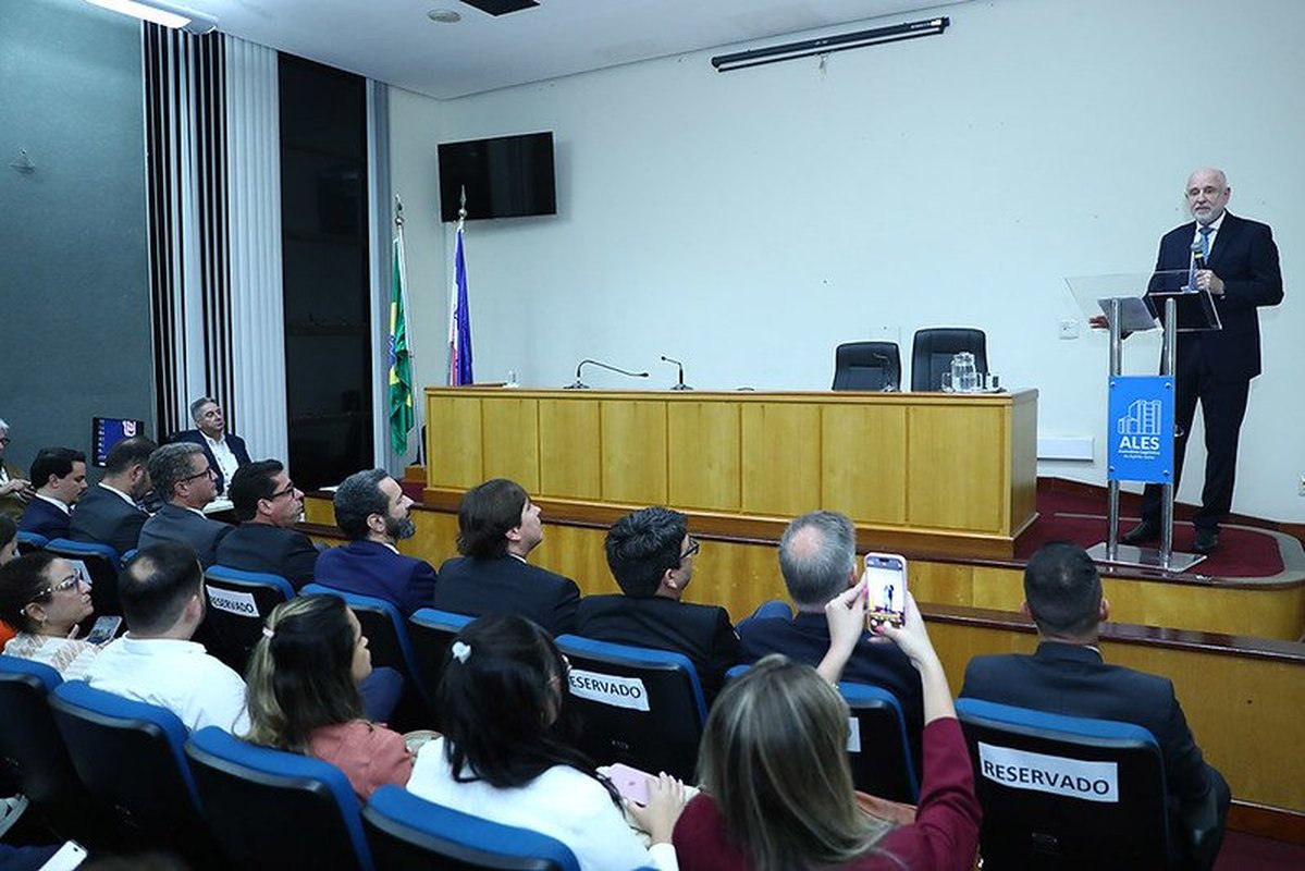 Ministro do TCU destaca consenso em obras da BR-101 e reforça importância da Nova Lei de Licitações em palestra na Assembleia Legislativa