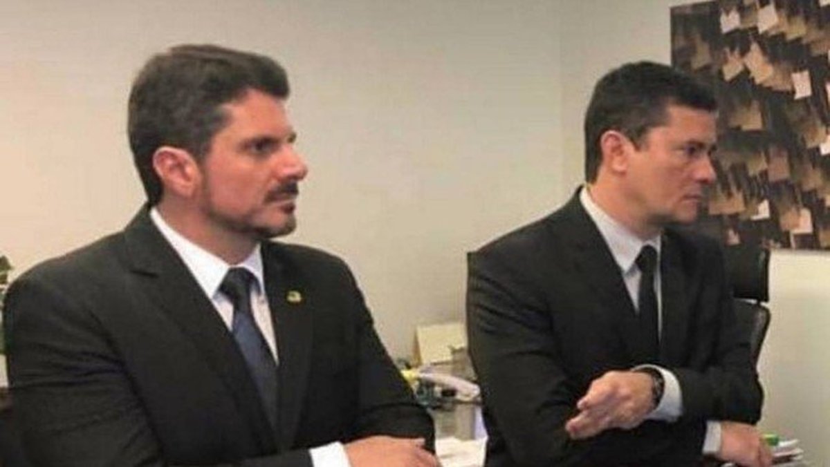 Senador Marcos Do Val e familiares recebem ameaças de morte