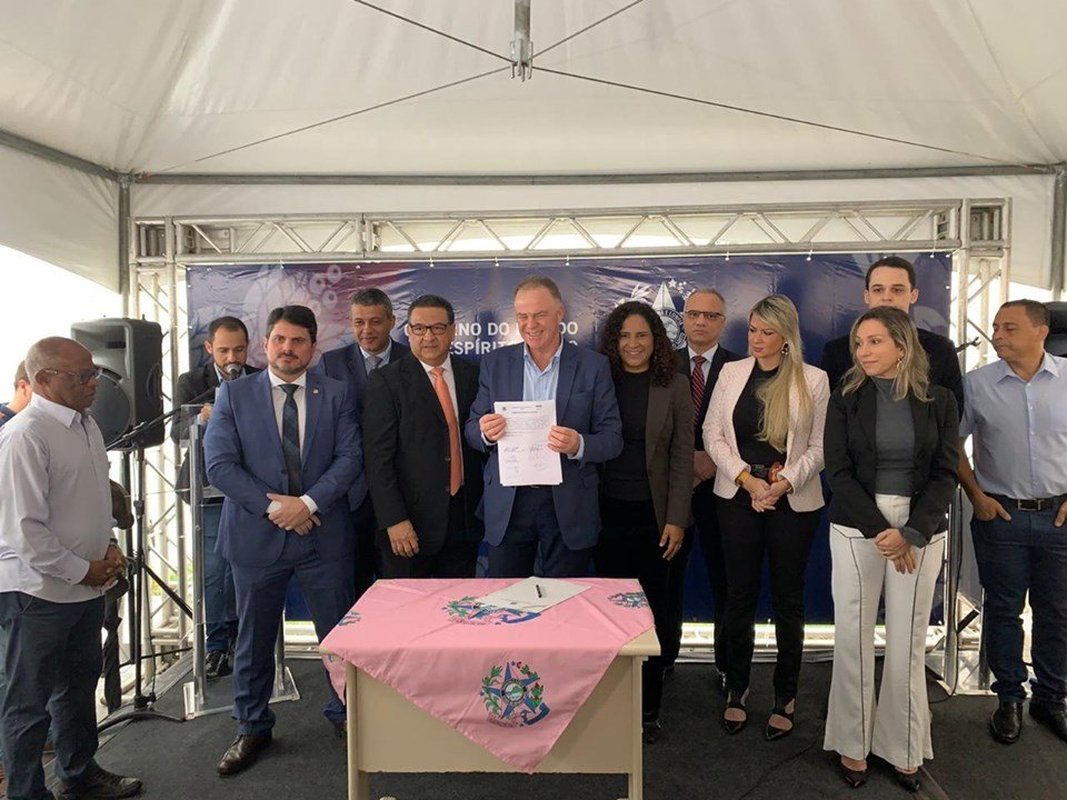Governador inaugura reforma da Delegacia da Mulher de Vitória e Sindipol agradece