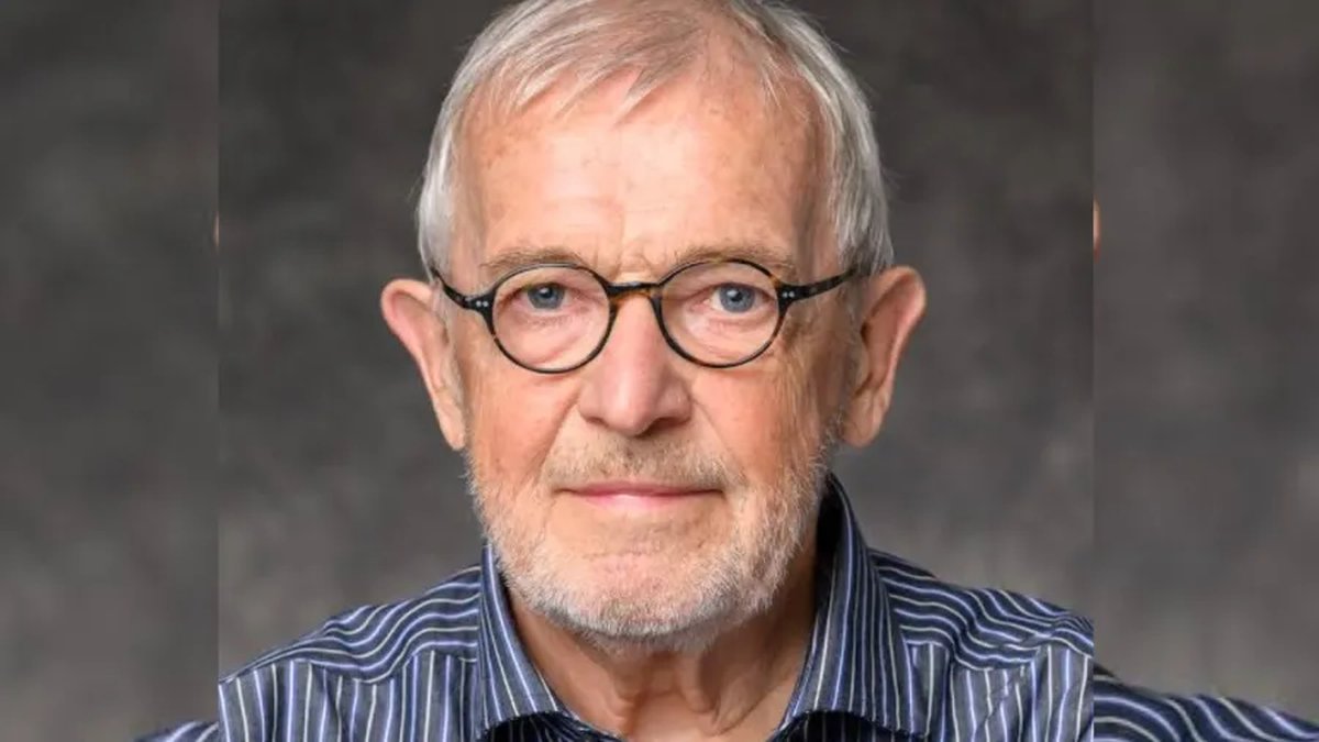 Nobel de Física 2026 vai para Francis Halzen por detectar neutrinos a partir da Antártida