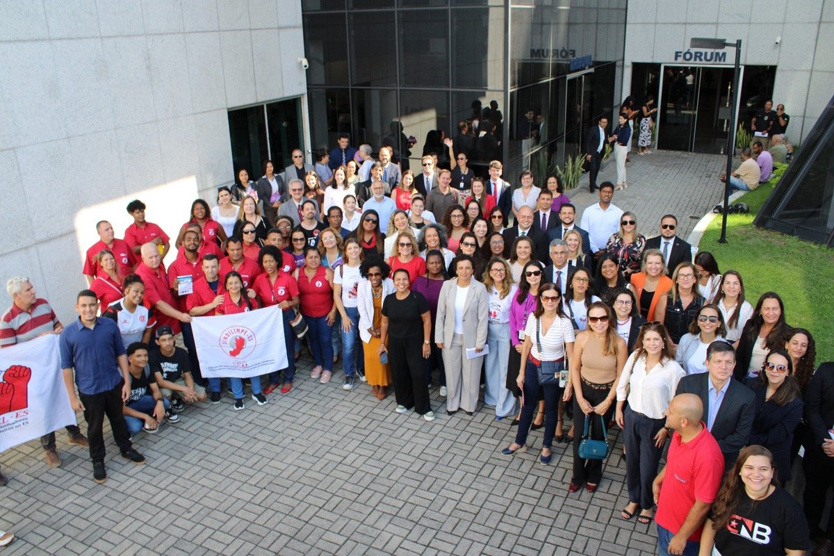 OAB defende competência da Justiça do Trabalho em ato público: “Onde houver ameaça a direitos, estaremos”, afirma Erica Neves