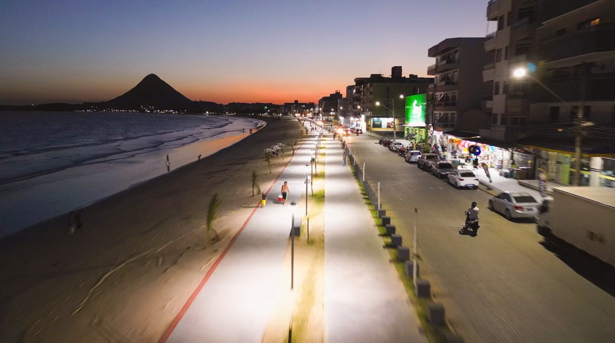 Obra de revitalização da Orla Central de Piúma é entregue à população e governador anuncia novos investimentos