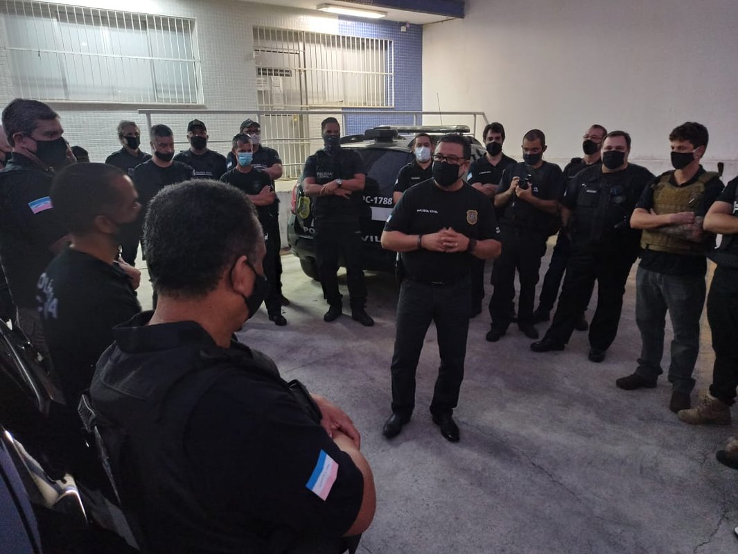 INVESTIGADOR FOI BALEADO PELA GANGUE EM JANEIRO: Polícia prende agiotas estrangeiros que ameaçam matar devedores no Espírito Santo