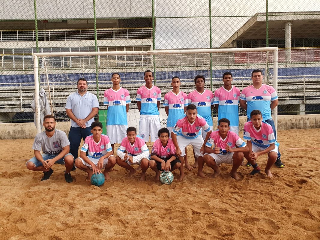 Policiais federais usam o futebol para retirar jovens do caminho das drogas no Espírito Santo
