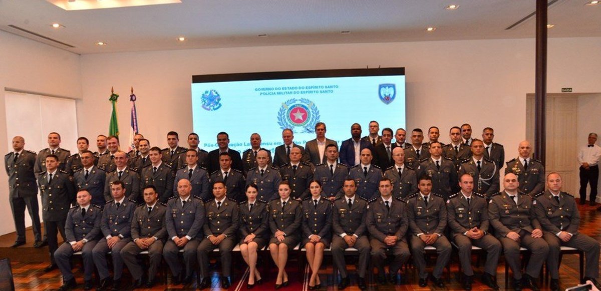 Capitães ‘aperfeiçoados’ prestam homenagem ao governador: ‘Casagrande é uma bênção para o Espírito Santo’