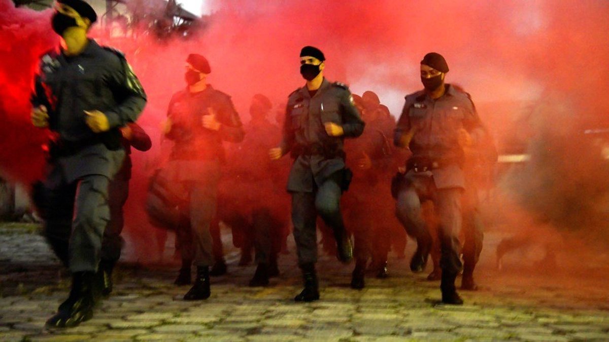 Governador alerta que PM se caracteriza pelo respeito à hierarquia e à disciplina e diz confiar 100% na responsabilidade do Alto Comando, dos oficiais e praças