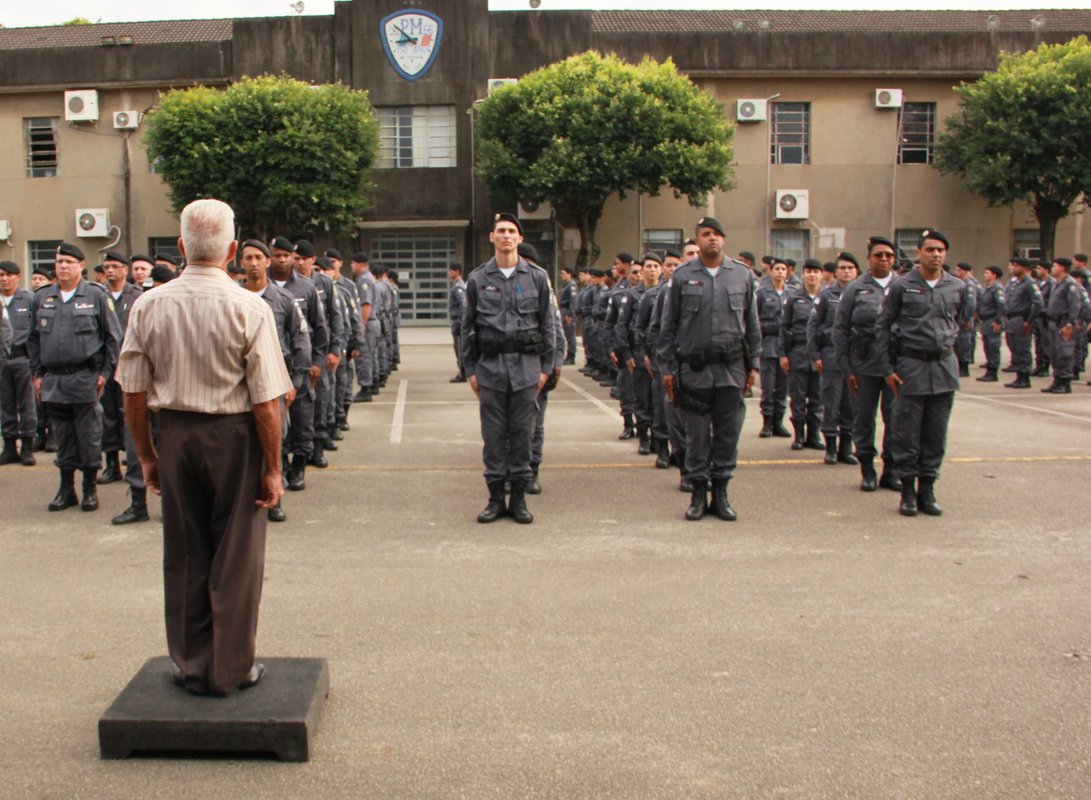 Polícia Militar presta homenagem ao coronel Orely Lyrio em seus 87de vida
