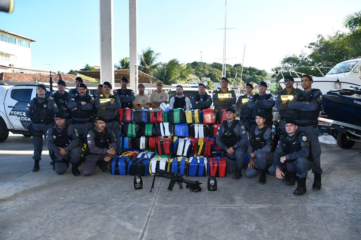 Polícia Militar dá ‘porrada’ nas facções criminosas e apreende mais de uma tonelada de cocaína em Guarapari
