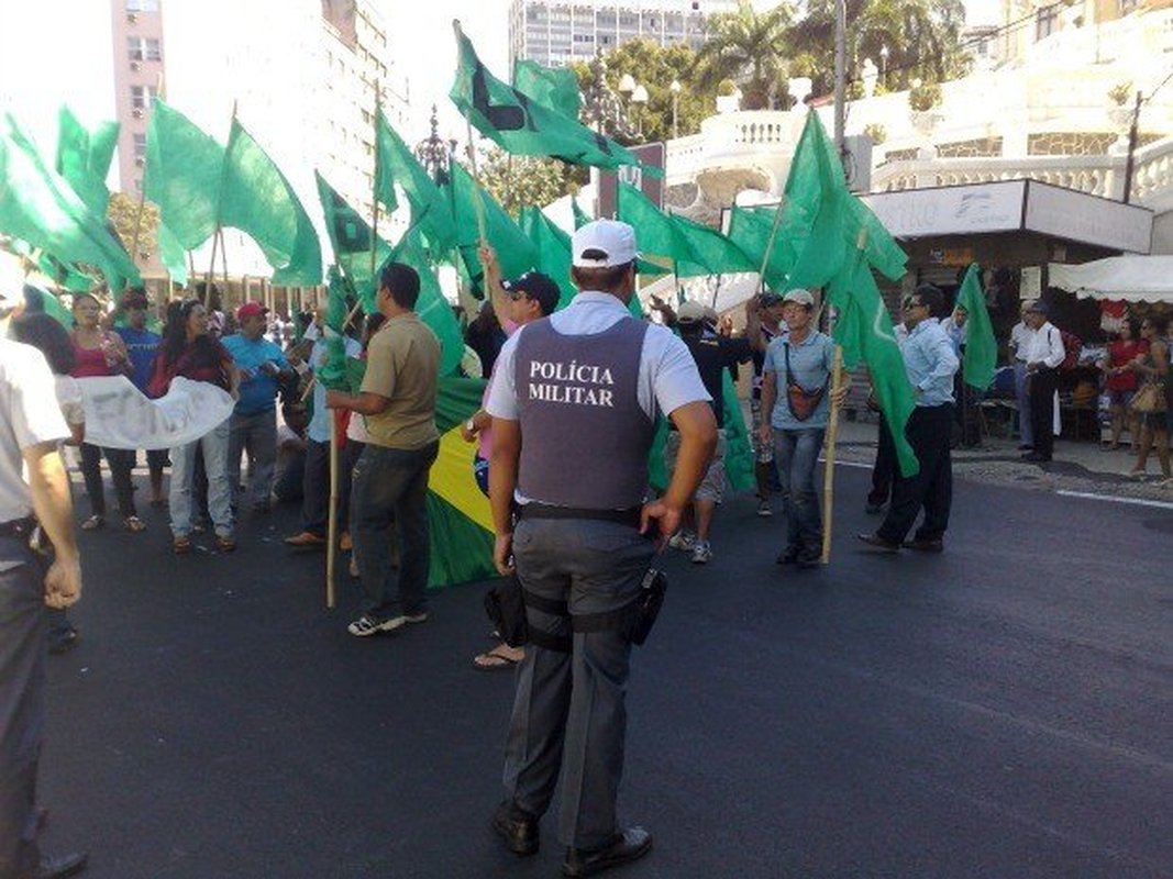 Em vez de ajudar, OAB patrulha trabalho da Polícia Militar