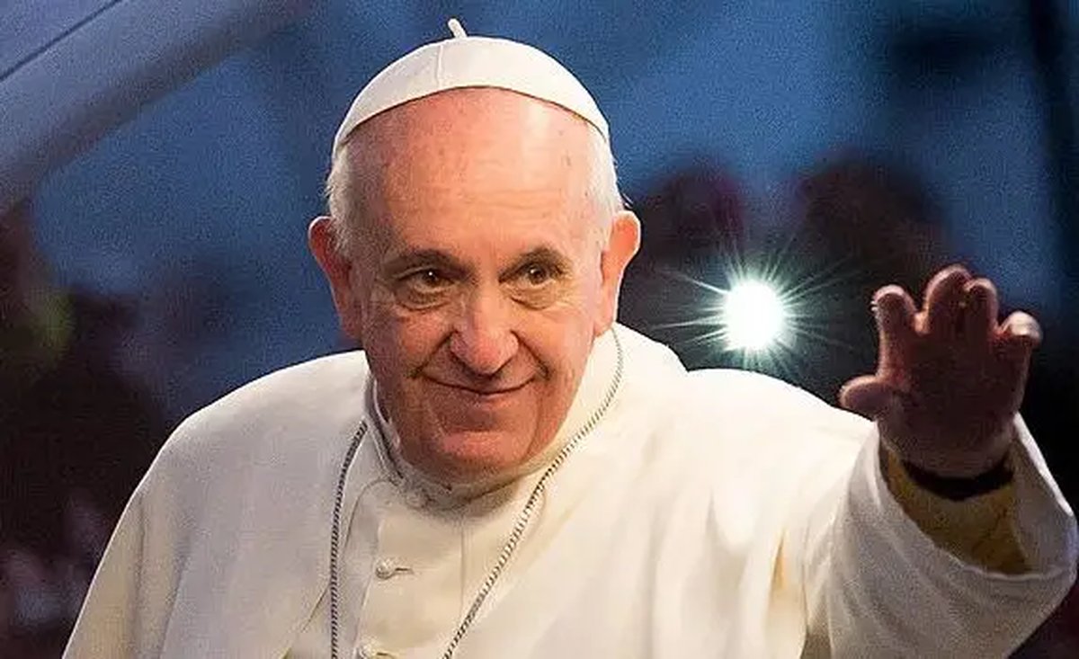 Morre o Papa Francisco, líder que rompeu tradições e se tornou um símbolo do diálogo