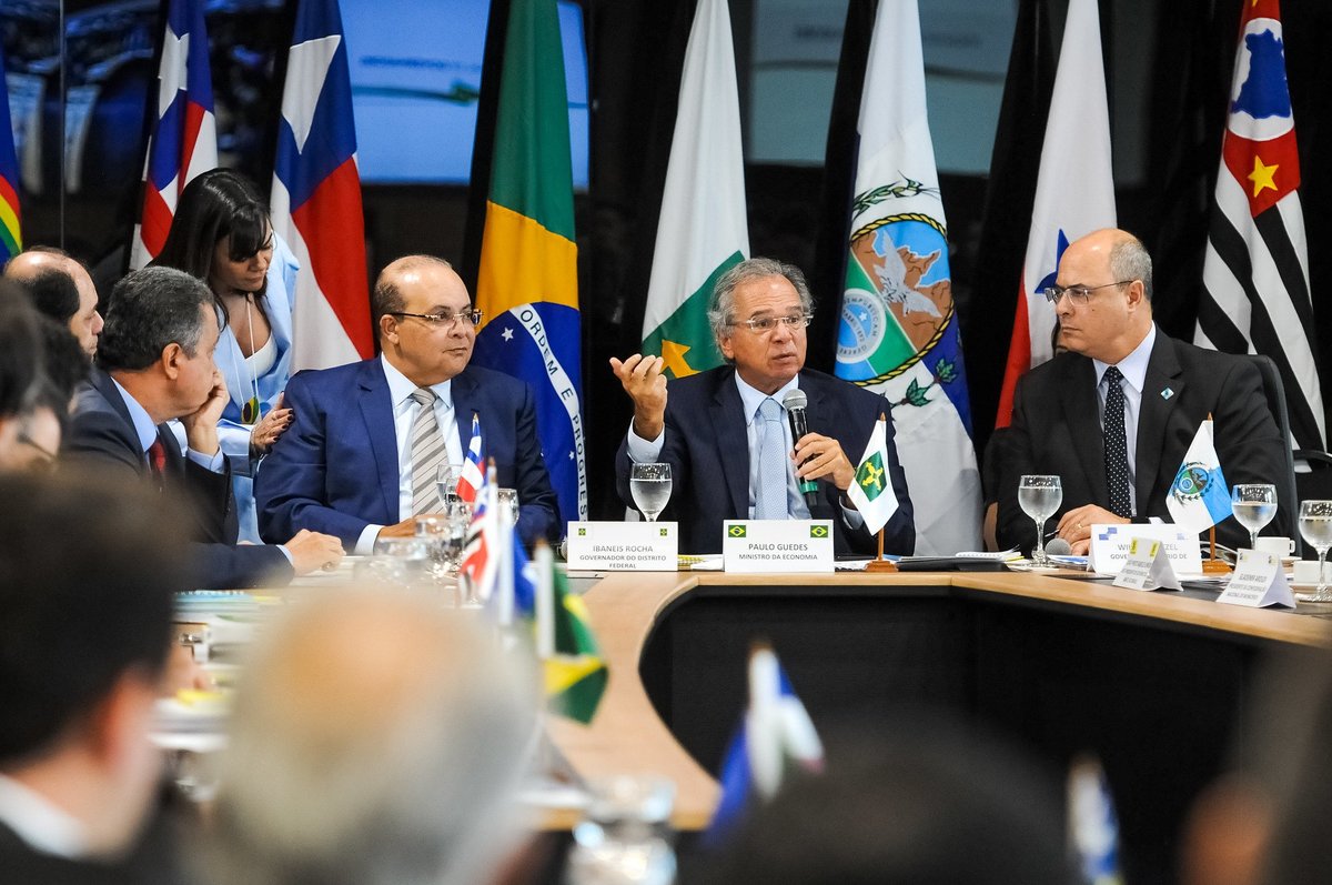 Ministro contradiz Presidente e diz que União e Estados não podem abrir mão de impostos