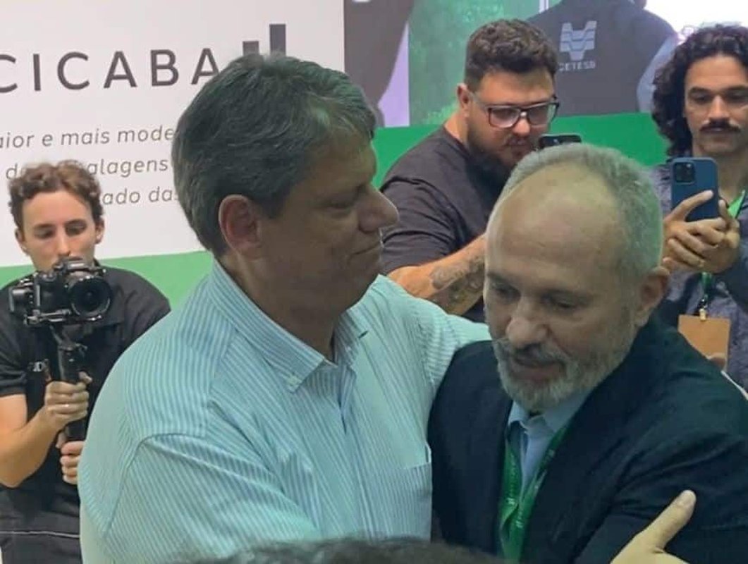 PAULO HARTUNG VIROU BOLSONARISTA?
