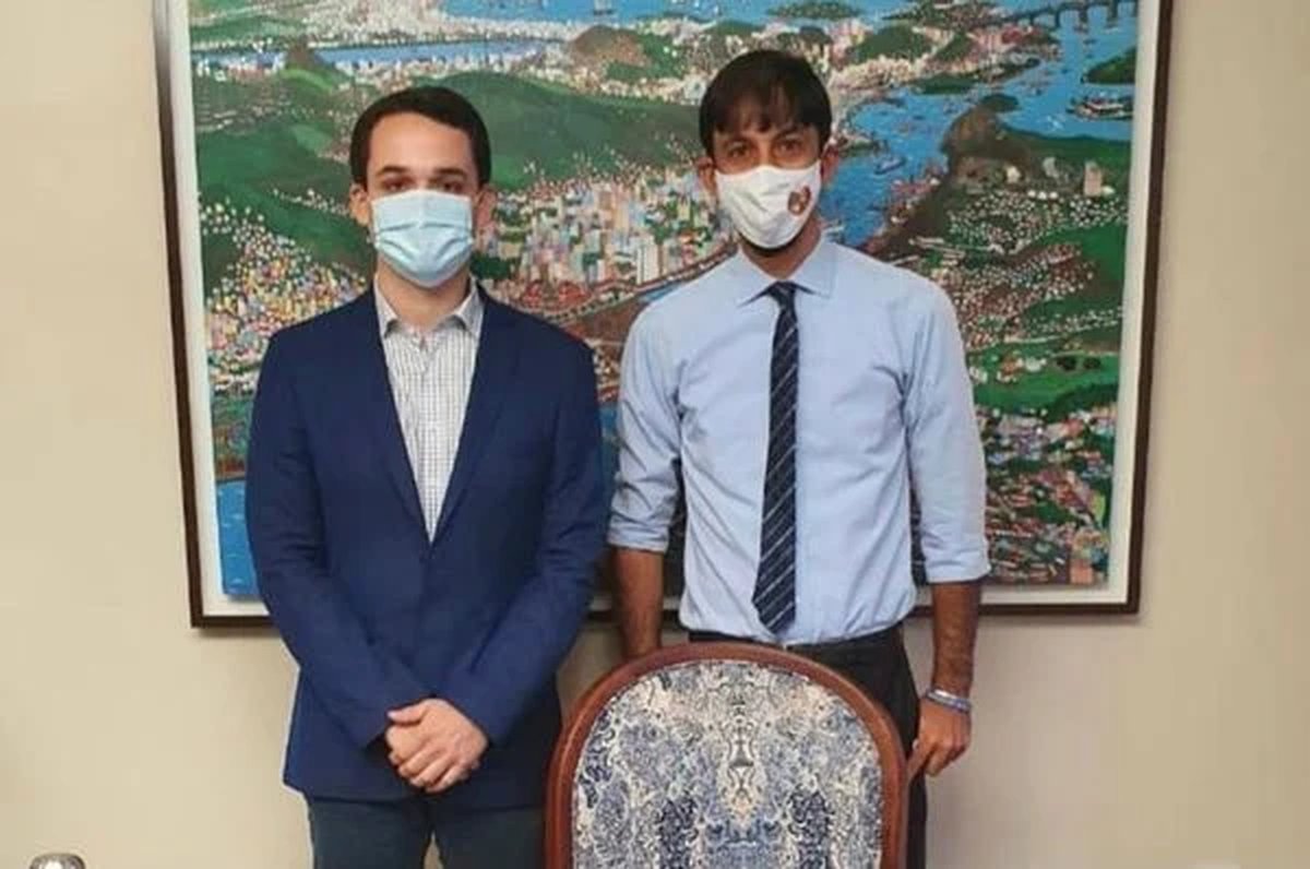 LEI SANCIONADA POR PAZOLINI “COLOCA EM GRAVE RISCO A ORDEM E SAÚDE PÚBLICAS”: Justiça suspende lei de Vitória que acabava com passaporte da vacina