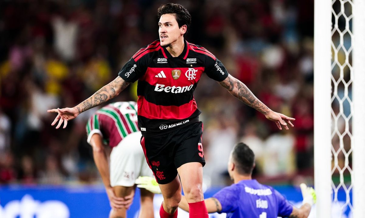 Com dois gols de Pedro, Flamengo vence Fluminense pelo Brasileirão