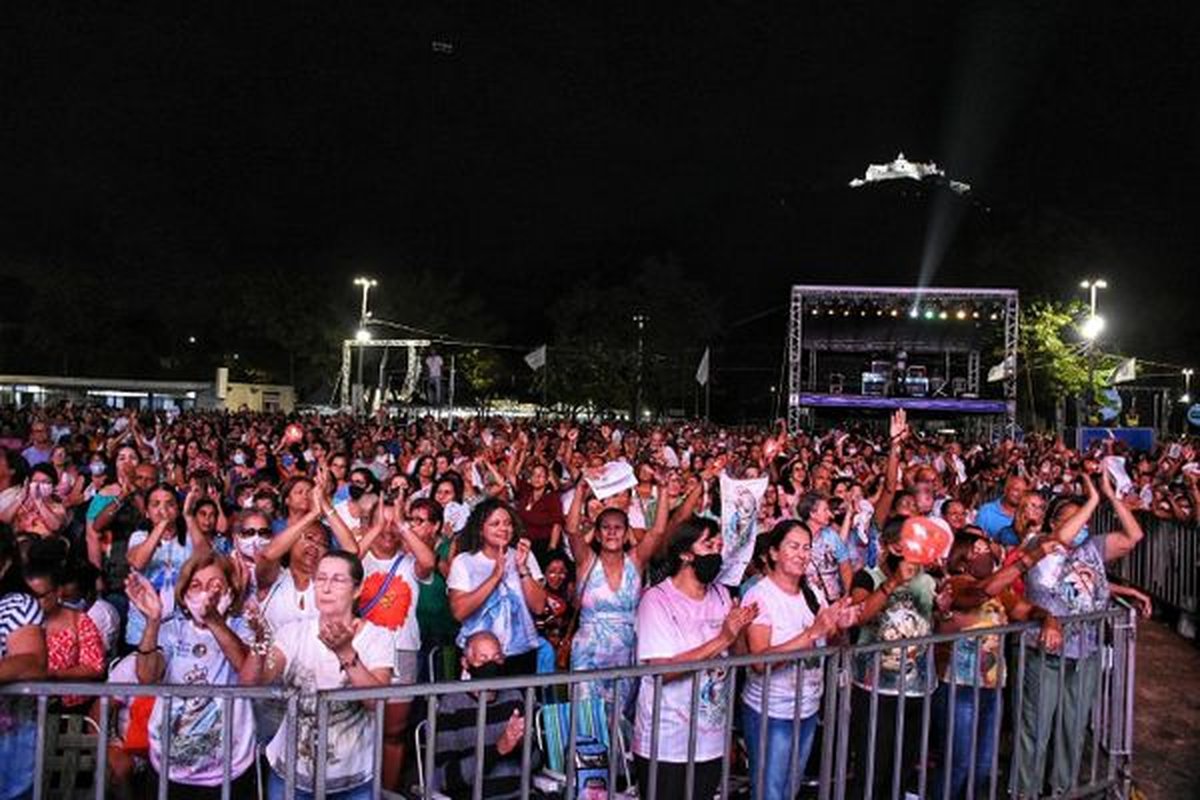 Marcos do Val registra importância da festa de Nossa Senhora da Penha